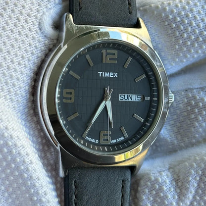 Reloj Timex Hombre Negro Day-date 2014 Indiglo Dial Cuadri.