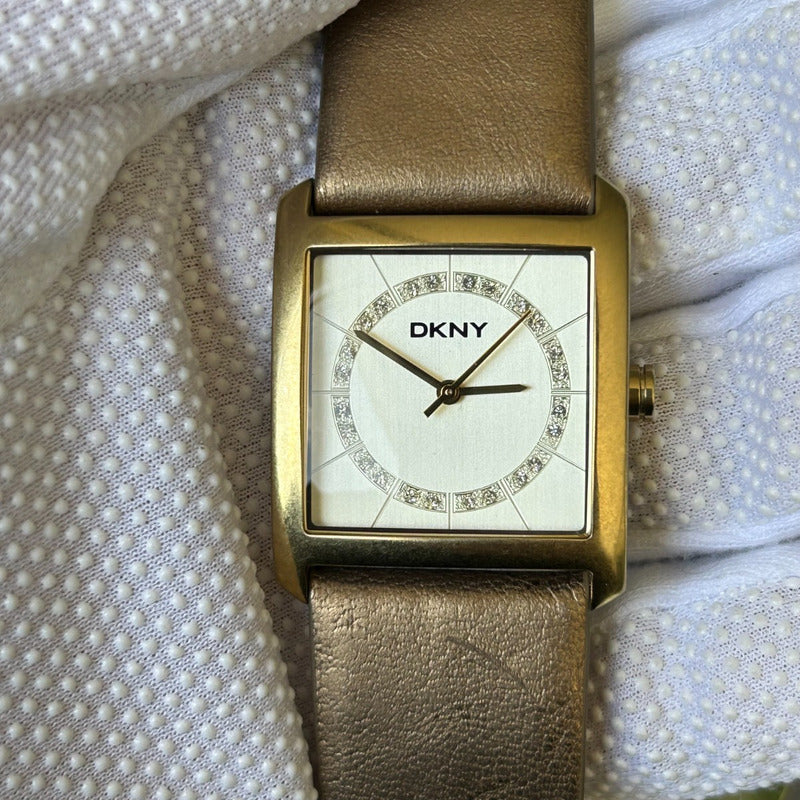 Reloj Dkny Mujer 2007 Dorado Caja Cuadrada Correa Original