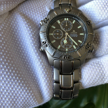 Reloj Citizen Eco-drive Solar Hombre Año 2001 Cronógrafo Titanio