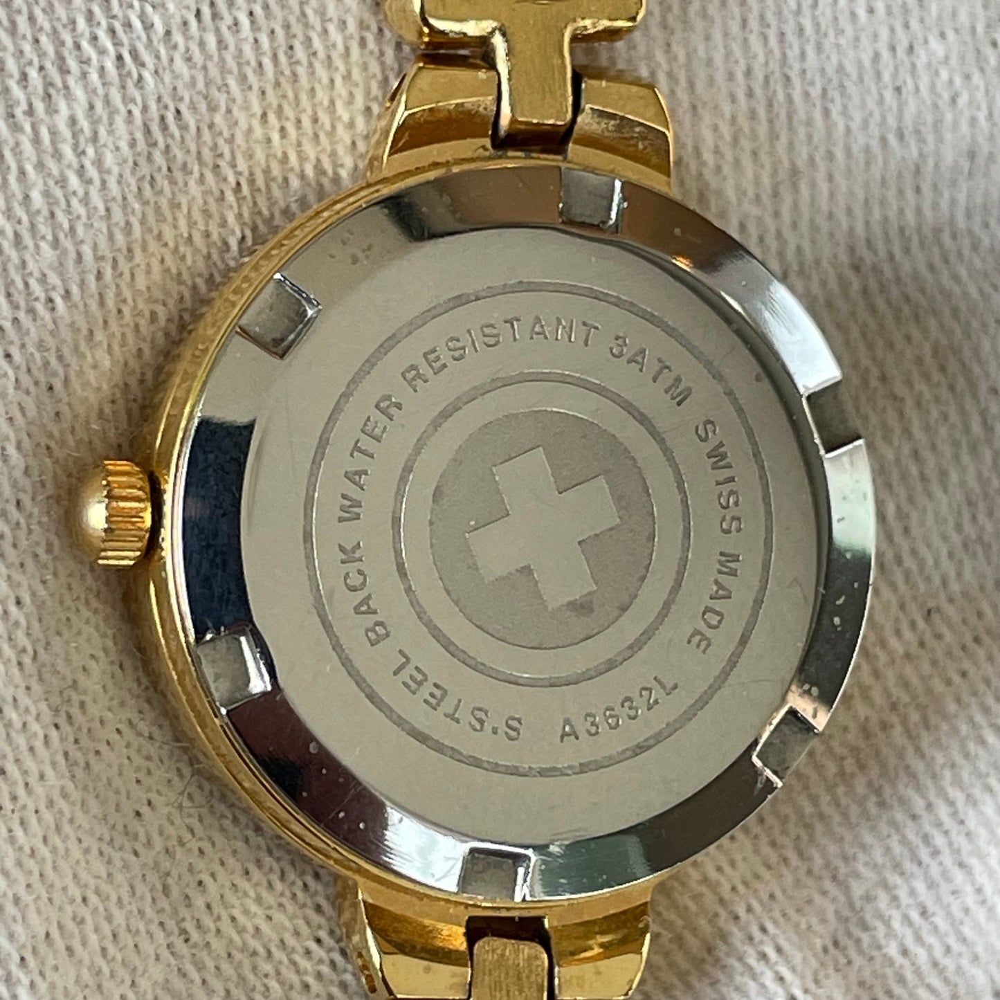 Reloj Joya Spirit Mujer Swiss Made Dorado 90´s Guilloché Radial