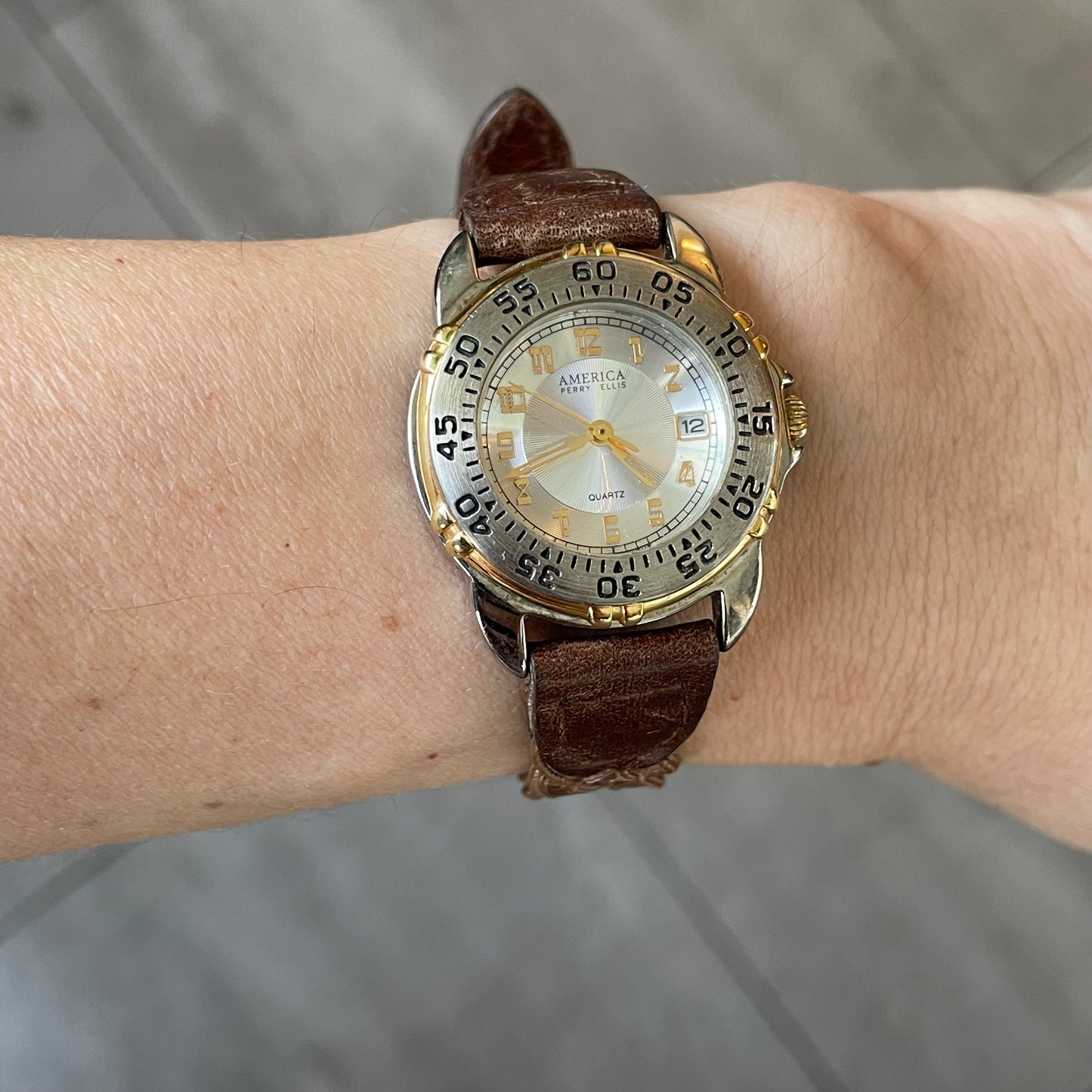 Reloj America Perry Ellis Mujer 90s Bicolor Pulsera Trenzada ÚNICO
