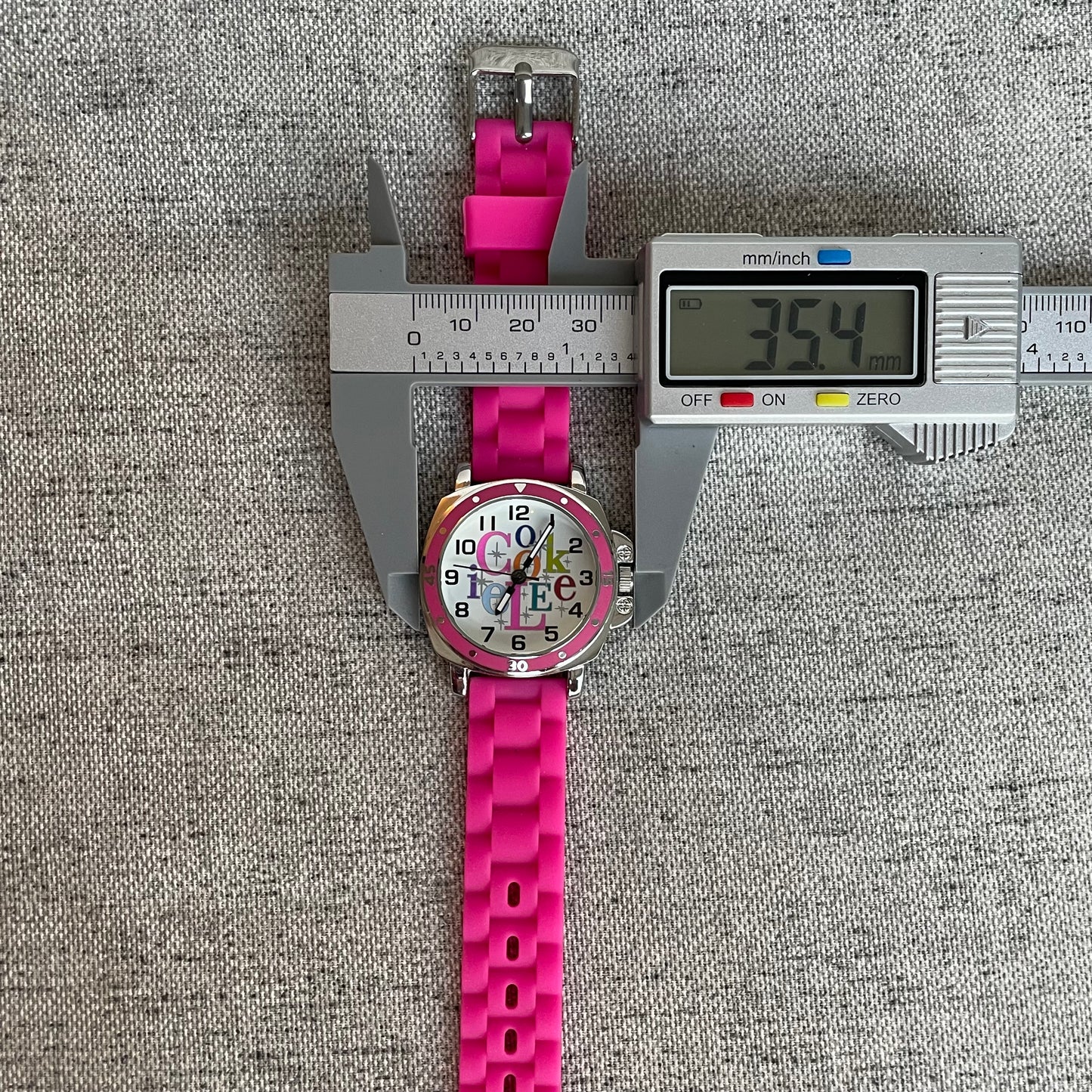 Reloj Cookie Lee Mujer Cuarzo Fucsia Y2K 2000s Nuevo