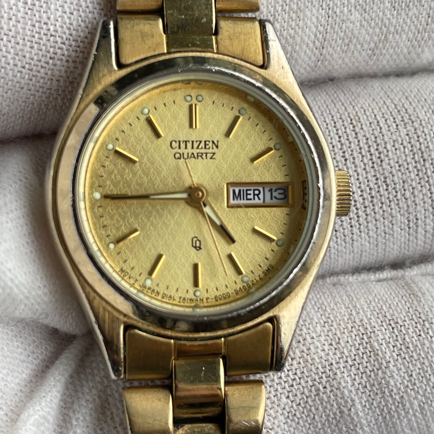 Reloj Citizen Mujer Quartz Dorado Día/Fecha 2000s Compacto