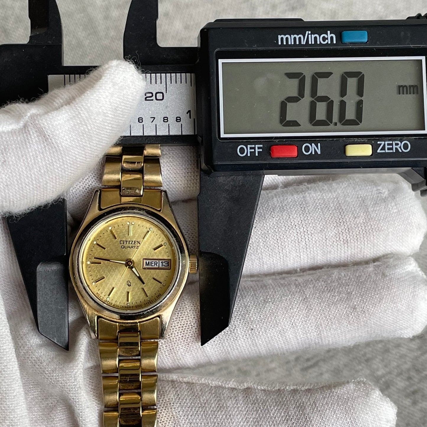Reloj Citizen Mujer Quartz Dorado Día/Fecha 2000s Compacto