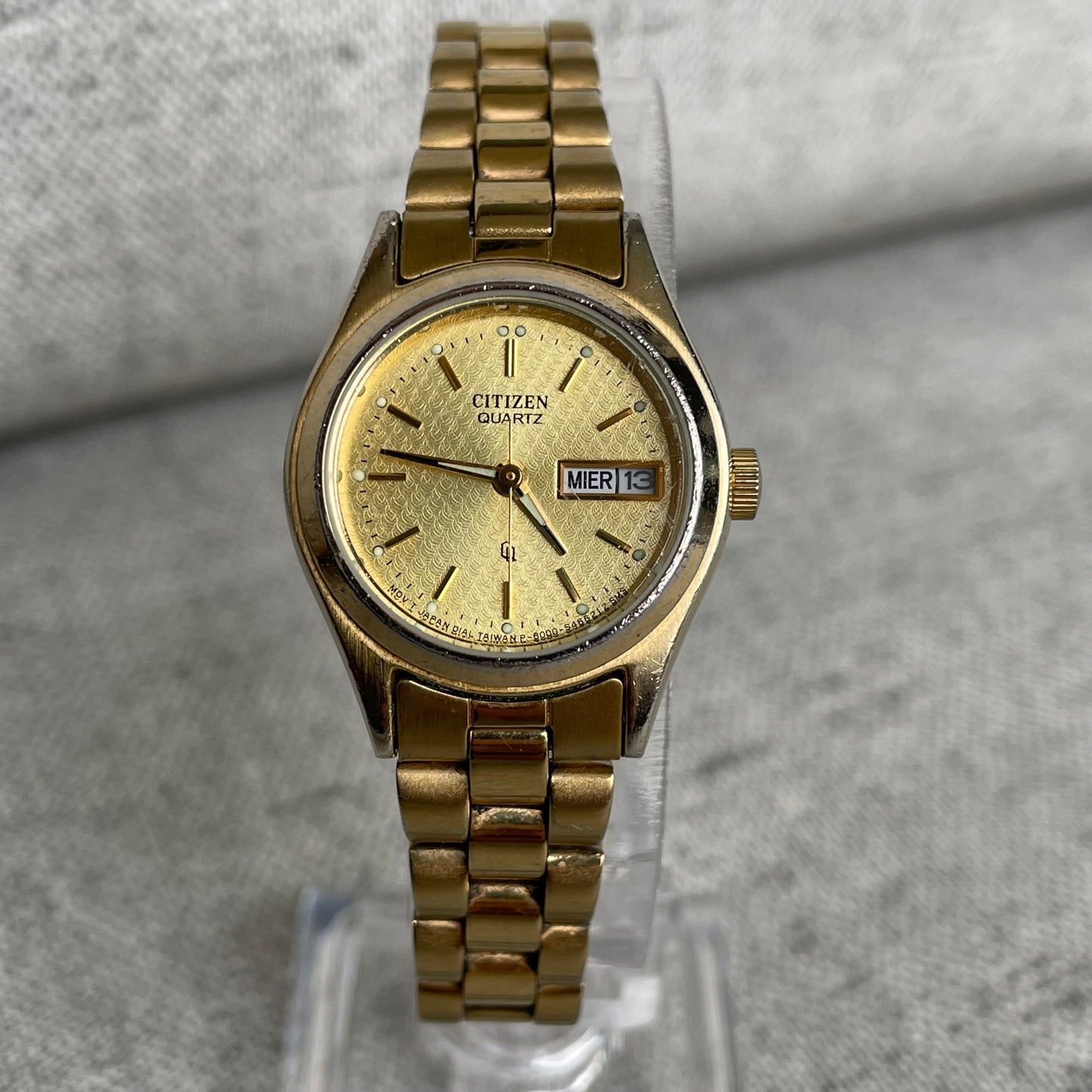 Reloj Citizen Mujer Quartz Dorado Día/Fecha 2000s Compacto