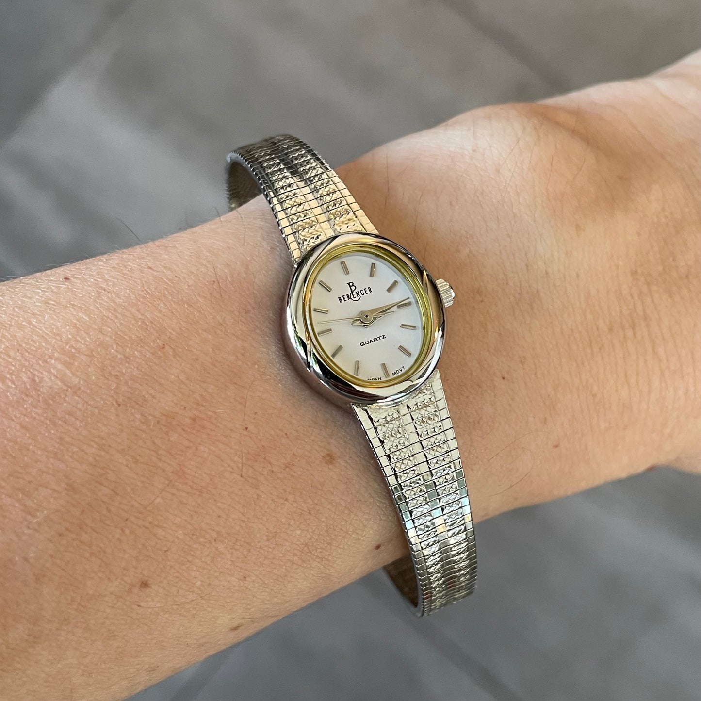Reloj Joya Berenger Mujer Quartz Ovalado Años 2000
