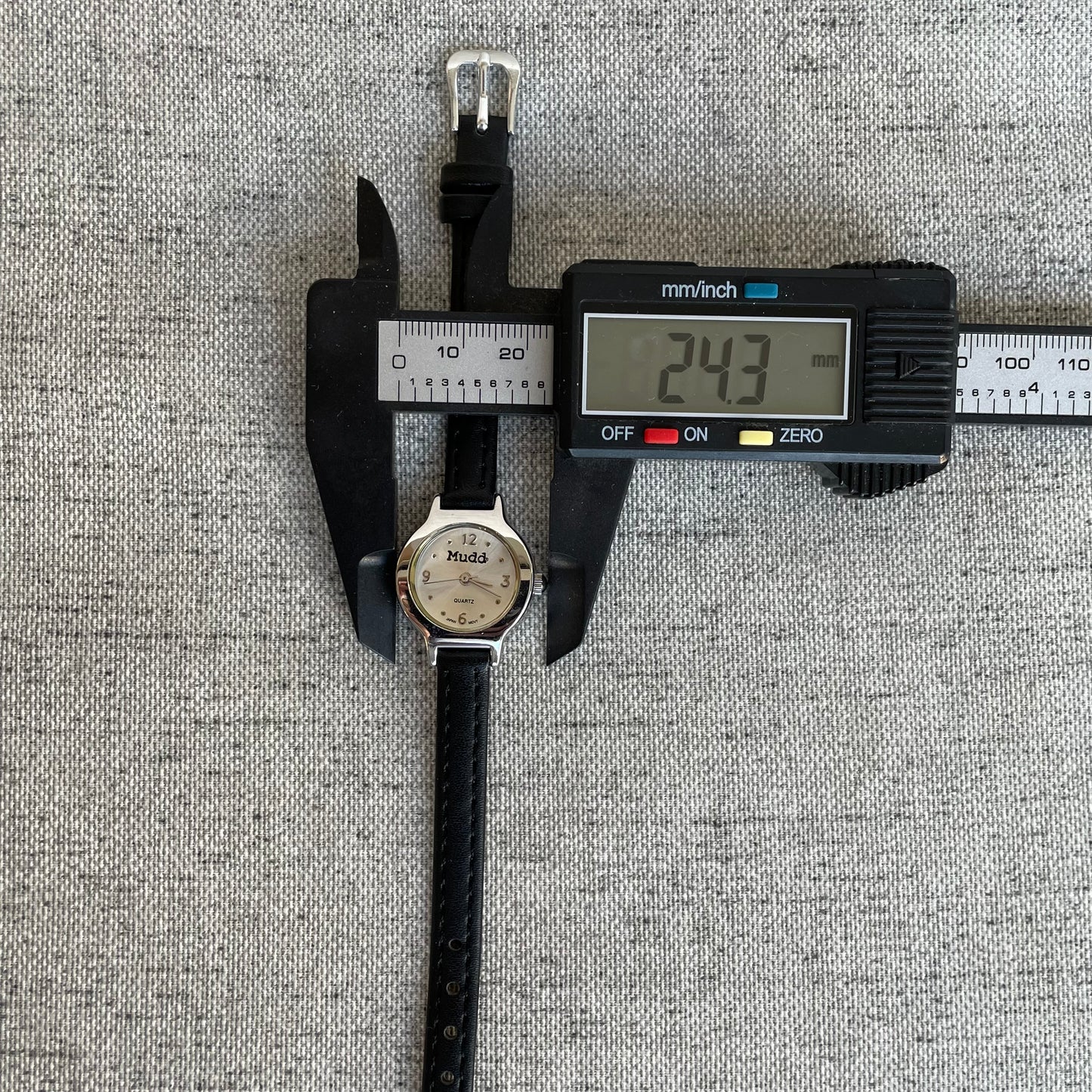 Reloj Mudd Mujer 2000’s Nácar Pila 24 mm Compacto