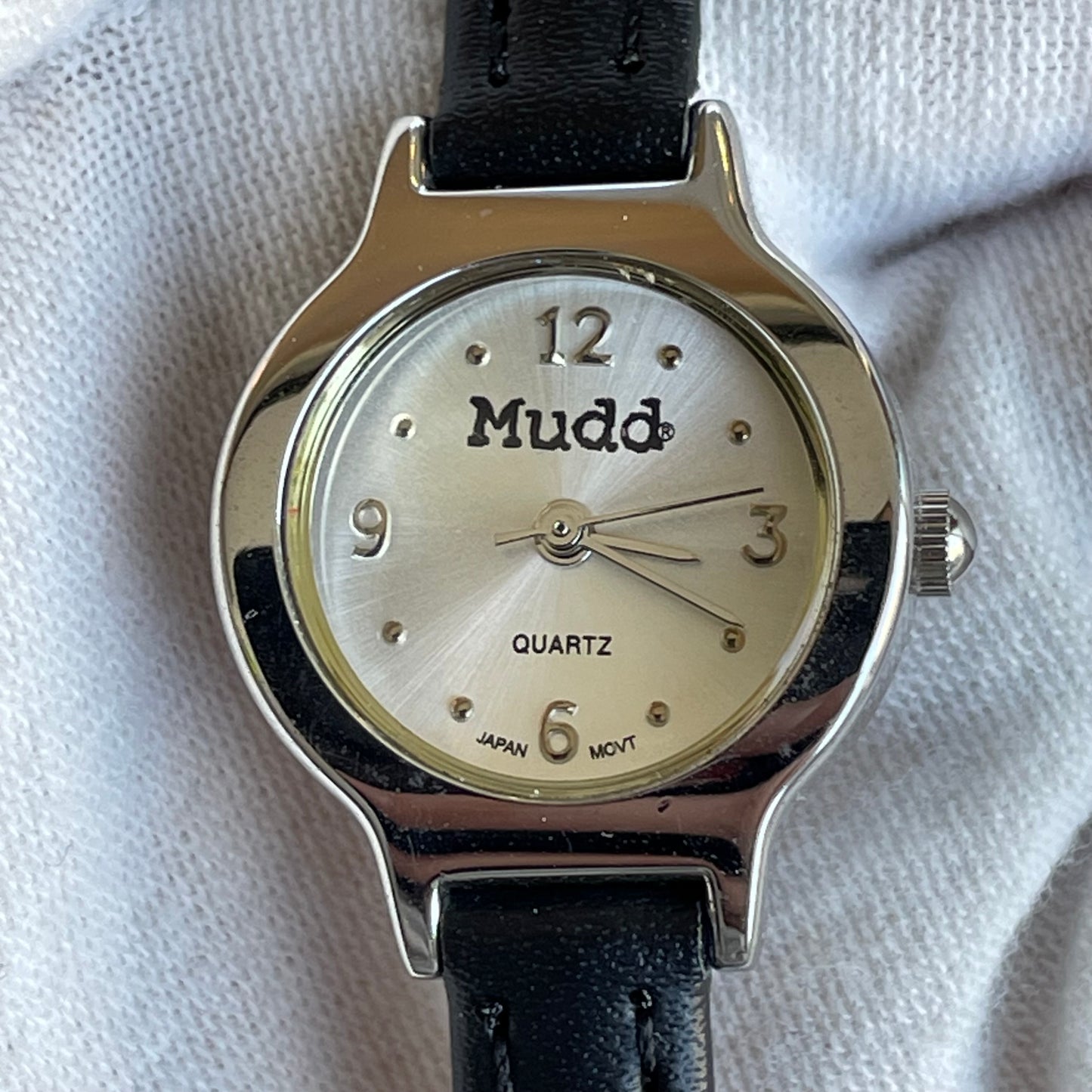 Reloj Mudd Mujer 2000’s Nácar Pila 24 mm Compacto