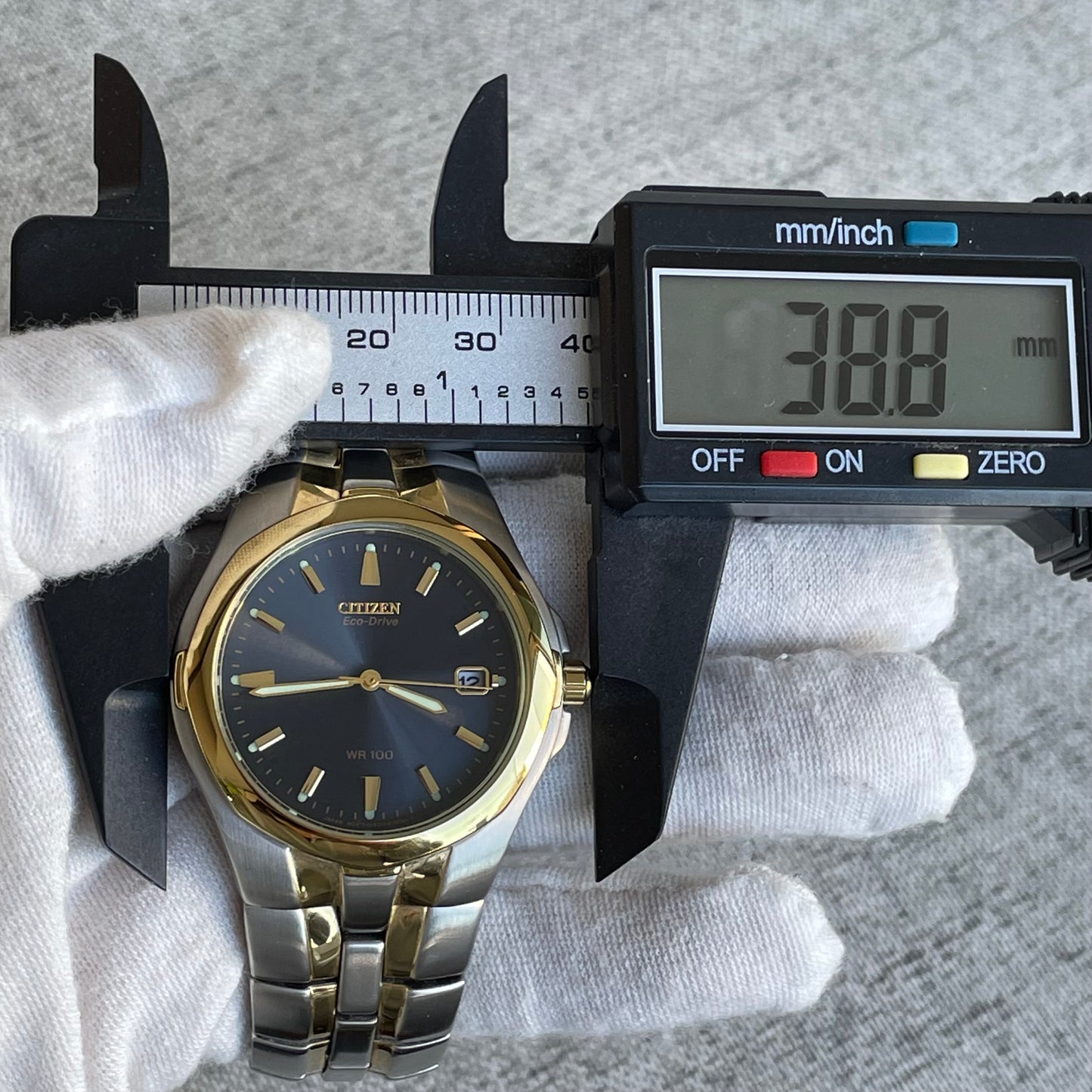 Reloj Citizen Eco-Drive Hombre NOS Azul 2000s SOLAR two tone