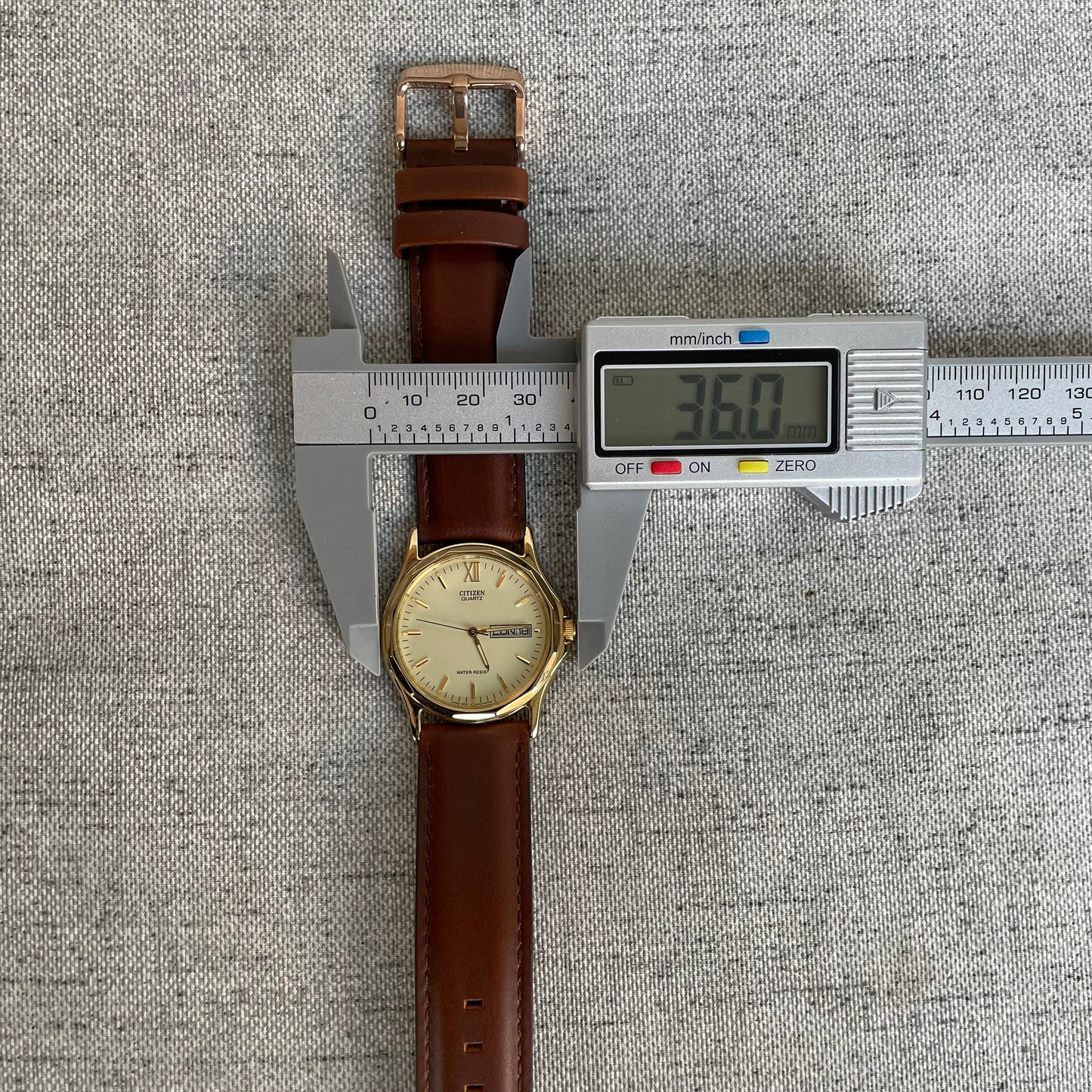 Reloj Citizen Quartz Hombre años 90´s Dial Champagne Day-Date
