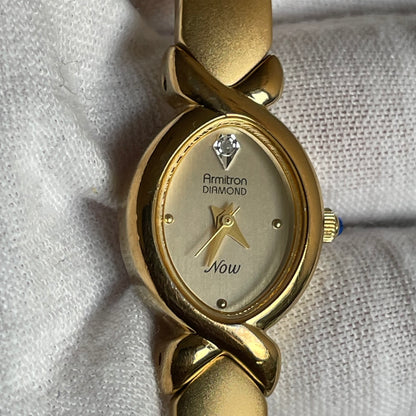 Reloj Joya Armitron Diamond Mujer Años 90 Ovalado Dorado