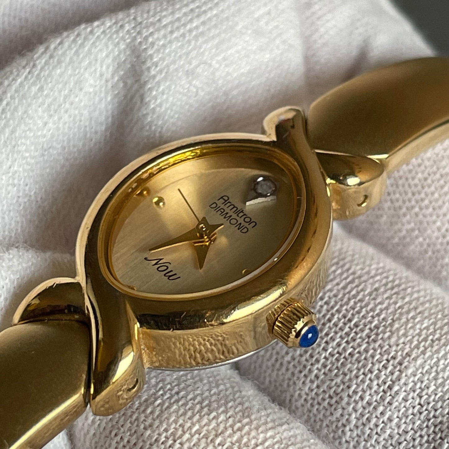 Reloj Joya Armitron Diamond Mujer Años 90 Ovalado Dorado