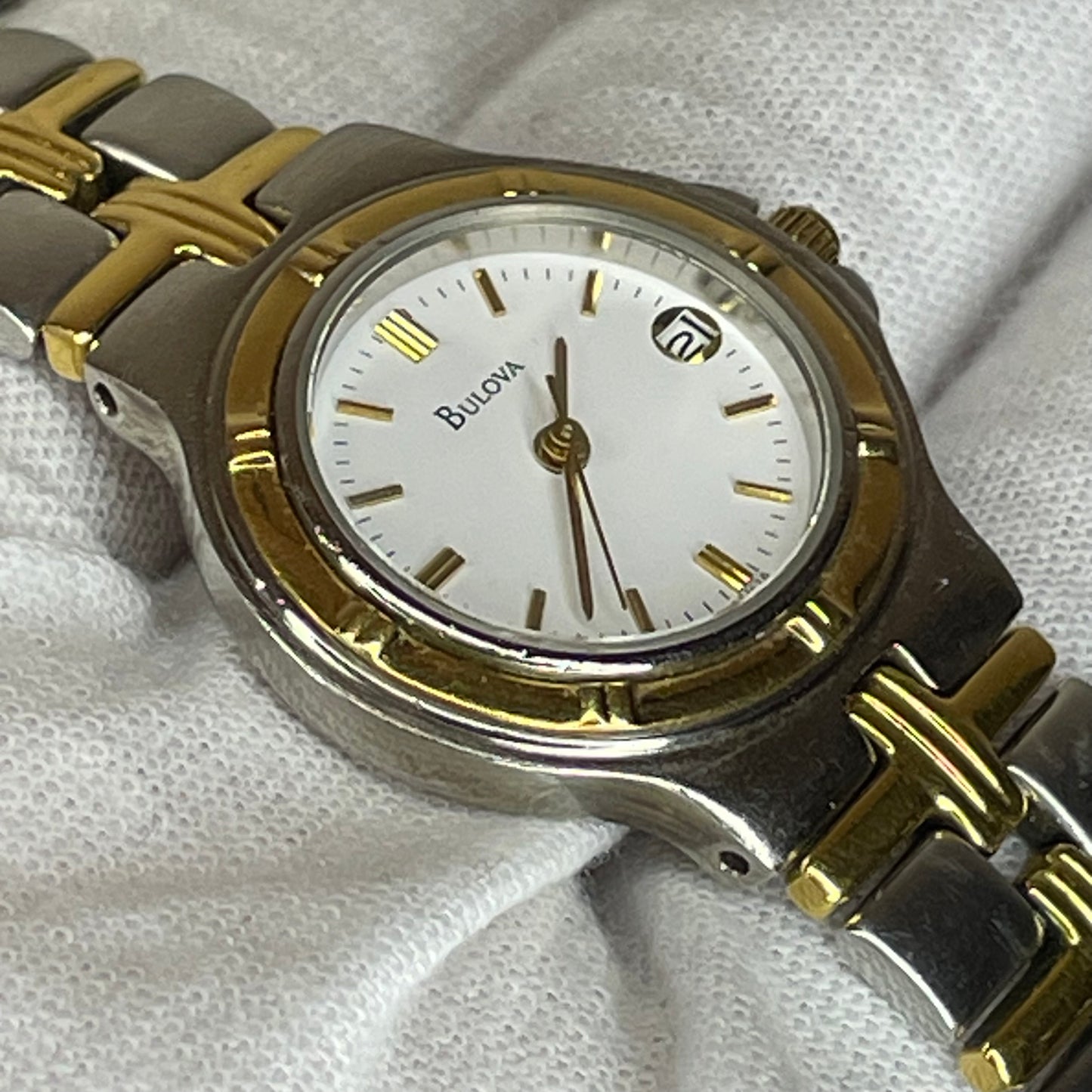 Reloj Bulova Mujer Año 1997 Quartz Bicolor 26mm LEER