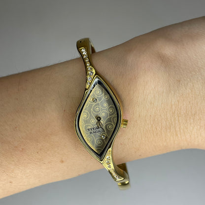 Reloj Titan Raga 9710YM01A (2013) Tata Group India / Reloj Joya de Diseño