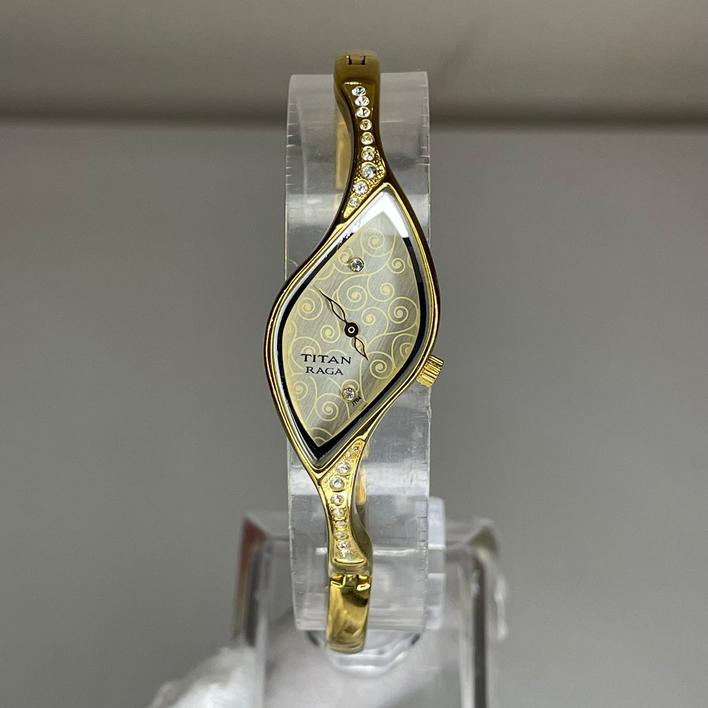 Reloj Titan Raga 9710YM01A (2013) Tata Group India / Reloj Joya de Diseño