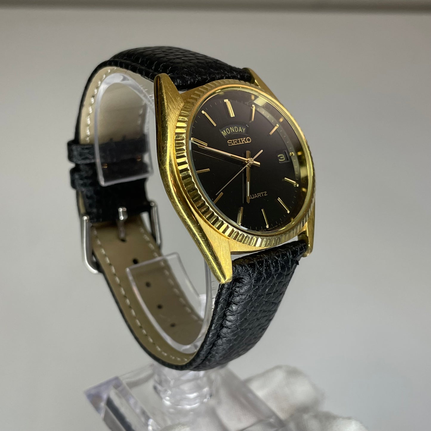 Reloj Seiko 7N43-8111 President Style Abril 1994 Day-Date Negro 36mm