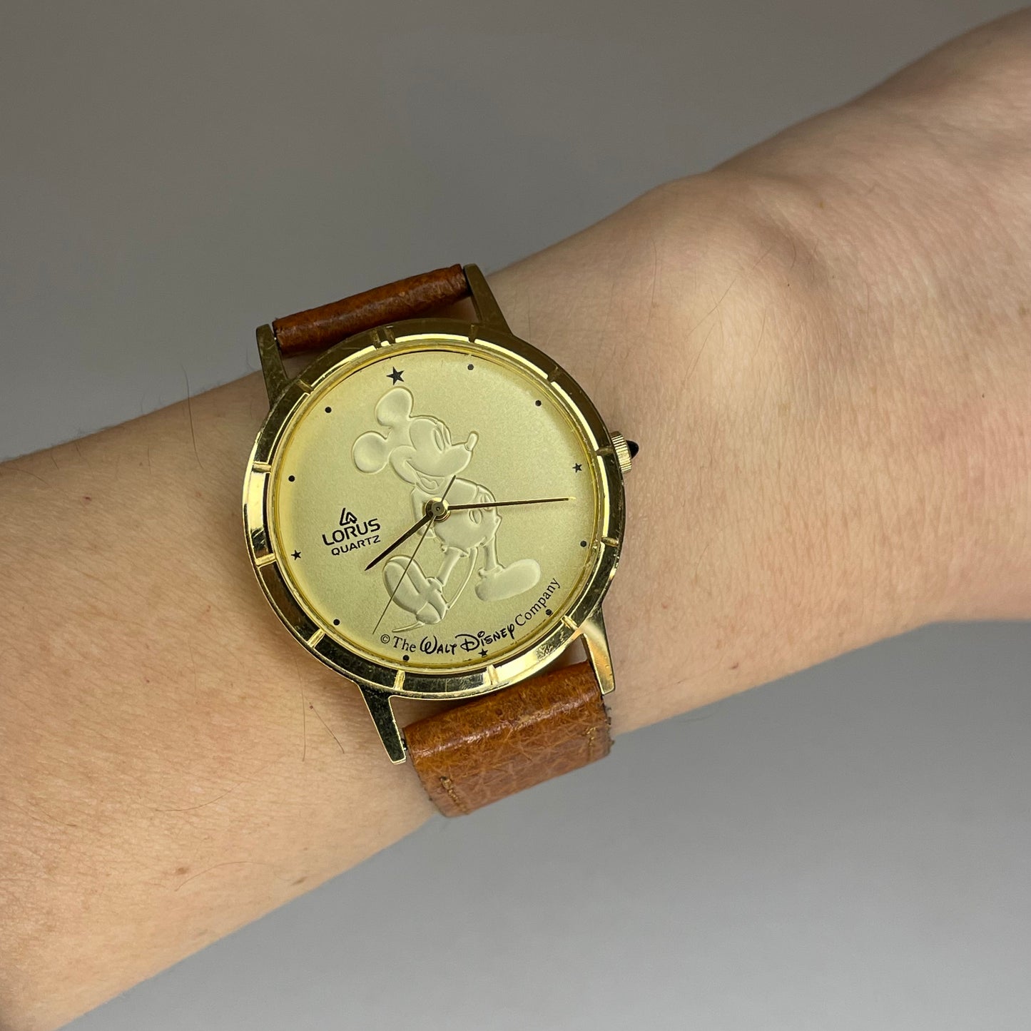 Reloj Lorus by Seiko Disney Mujer Mickey 31 mm 1991 Gold Coin ESCASO
