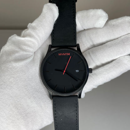 Reloj MVMT M34 Black Red Accent Quartz Año 2015 Minimalist