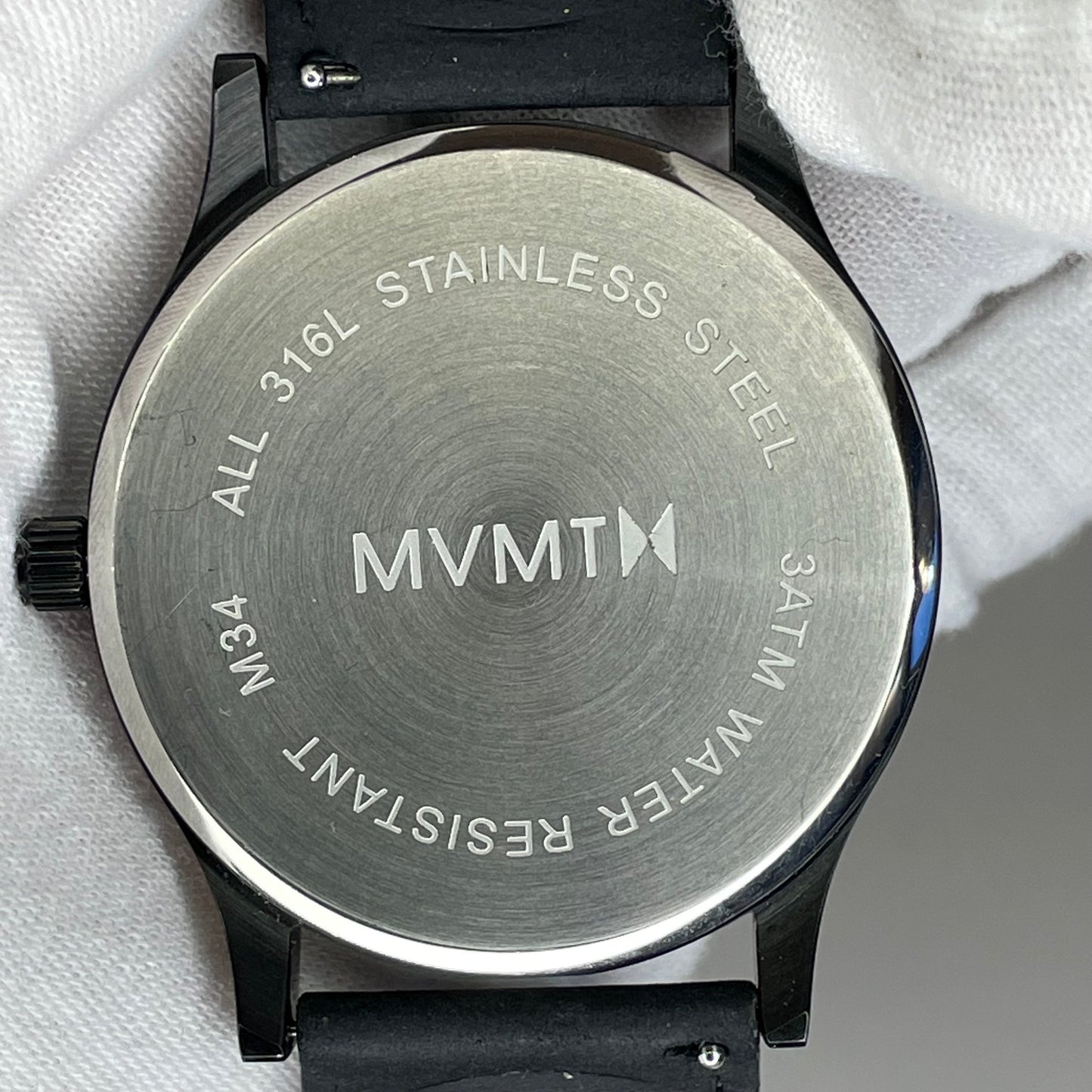 Reloj MVMT M34 Black Red Accent Quartz Año 2015 Minimalist