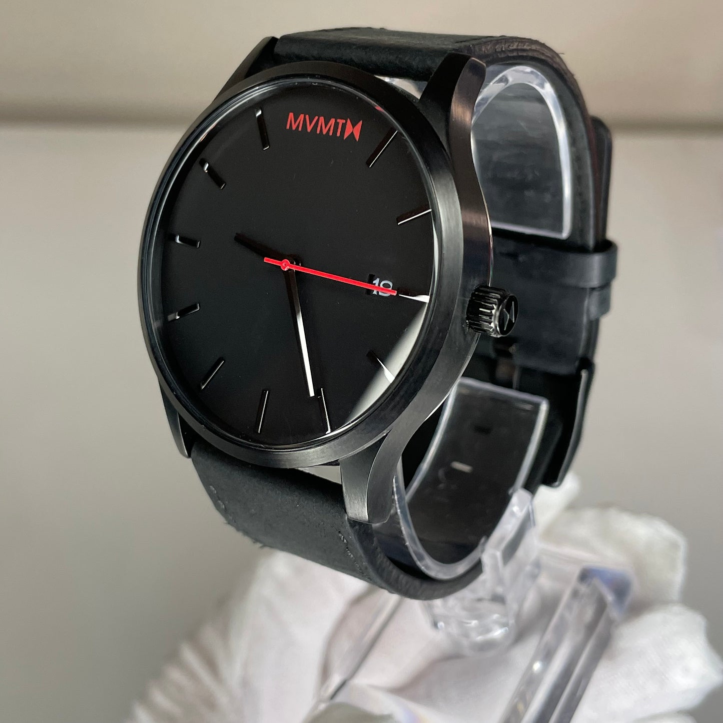 Reloj MVMT M34 Black Red Accent Quartz Año 2015 Minimalist
