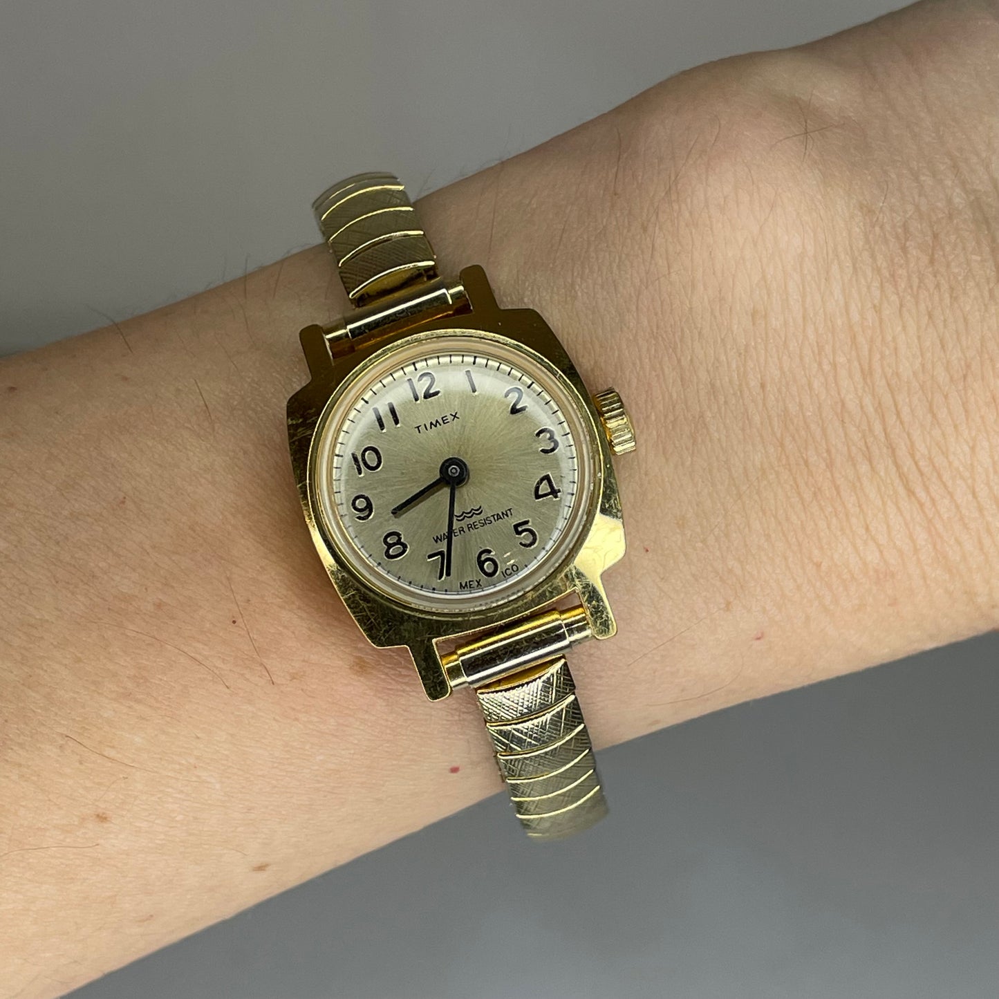 Reloj joya Timex México Mecánico a Cuerda Año 1985 Dorado Muy escaso