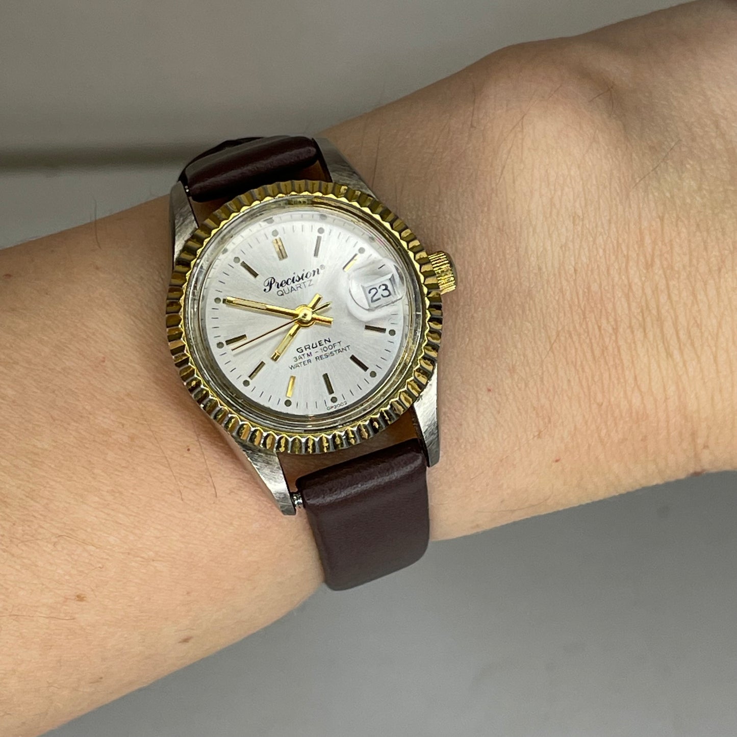 Reloj Gruen Precision Quartz Mujer Año 1995 Bicolor 28 mm Bisel estriado