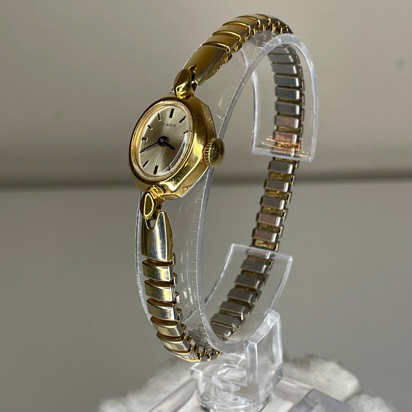 Reloj Timex Cavatina A Cuerda Oval Champagne NOS Año 1968 Mujer 19,2 mm Impecable