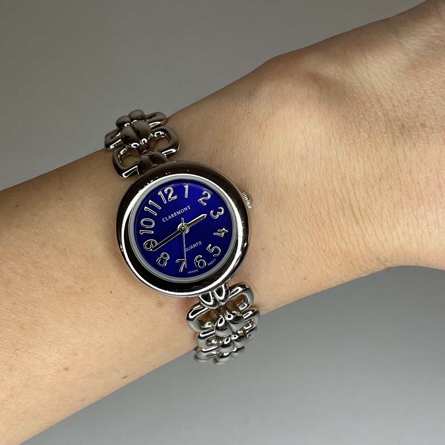 Reloj Claremont 96-017 Quartz Japan Movt Electric Blue Floral Bracelet Año 1999