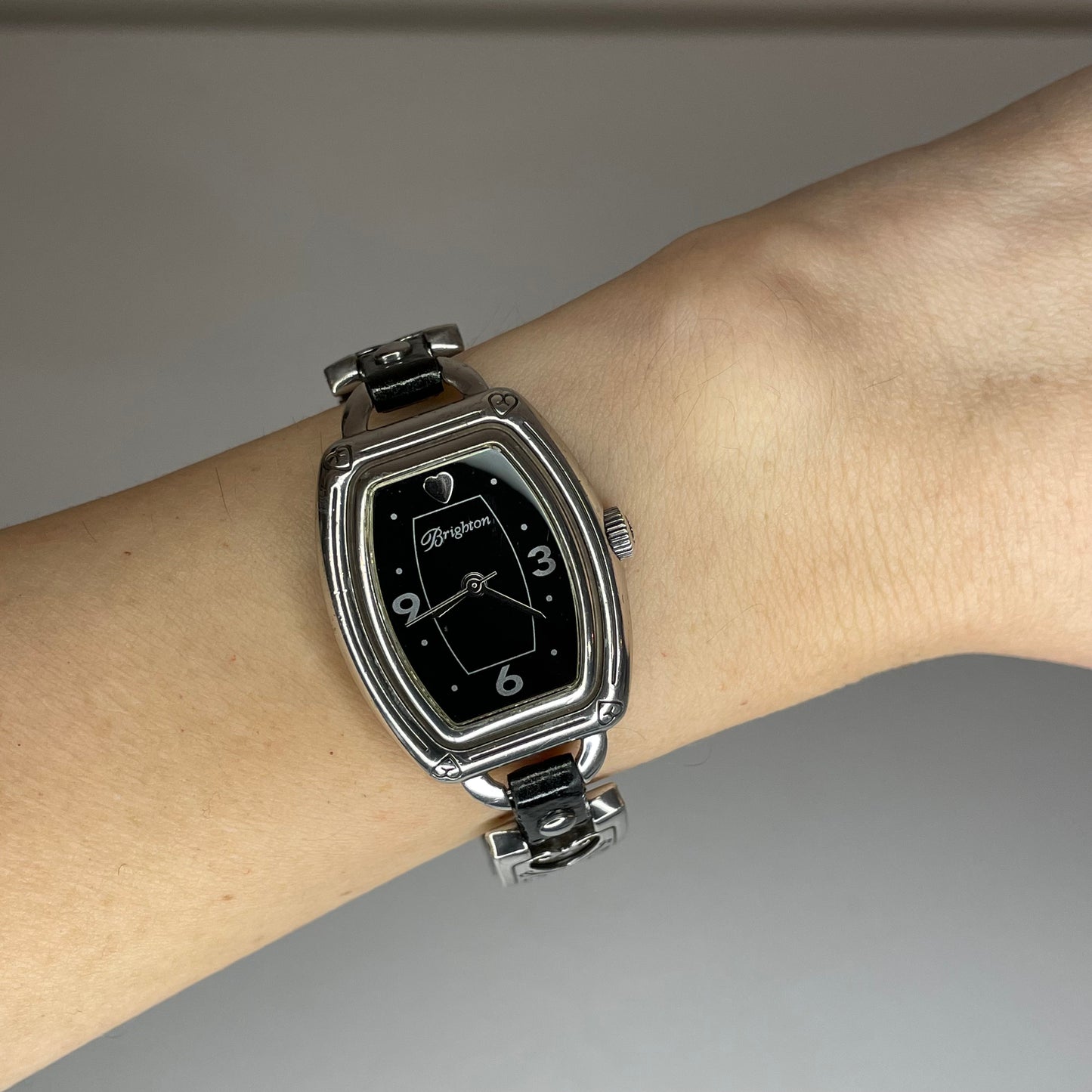 Reloj joya Brighton Bismarck 1999 / Art Nouveau Negro/plateado