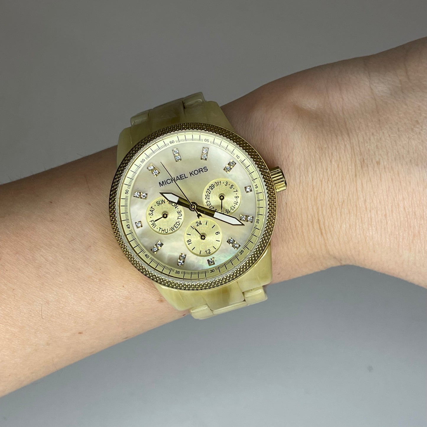 Reloj Michael Kors Mujer MK5039 Multifunción Madreperla y resina efecto horn 2011