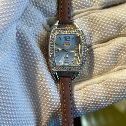 Reloj Dickies Mujer Cuarzo Años 2000s Bisel Cristales Tonneau