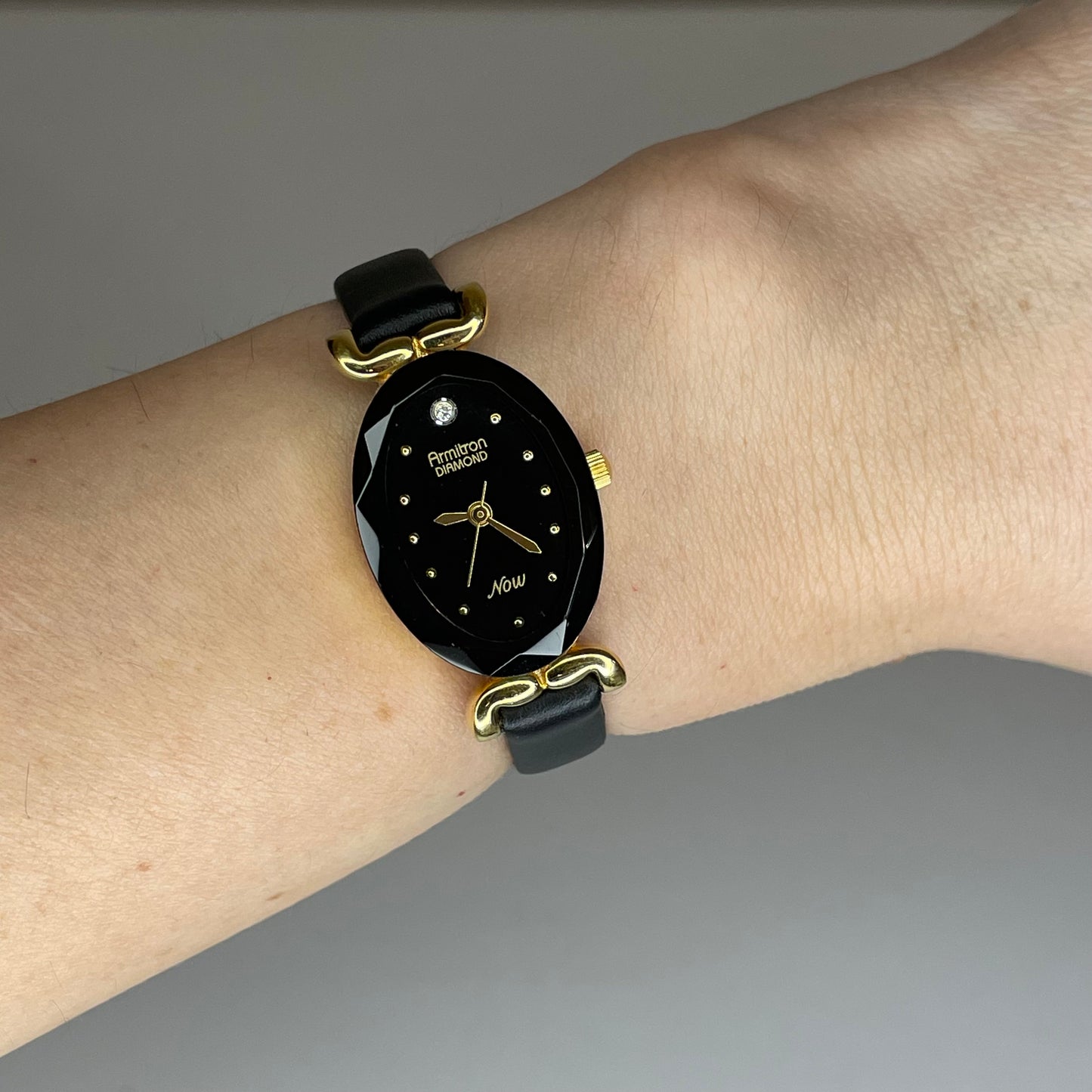 Reloj Armitron Diamond Now 75/3248A Mujer Cristal Facetado IMPECABLE