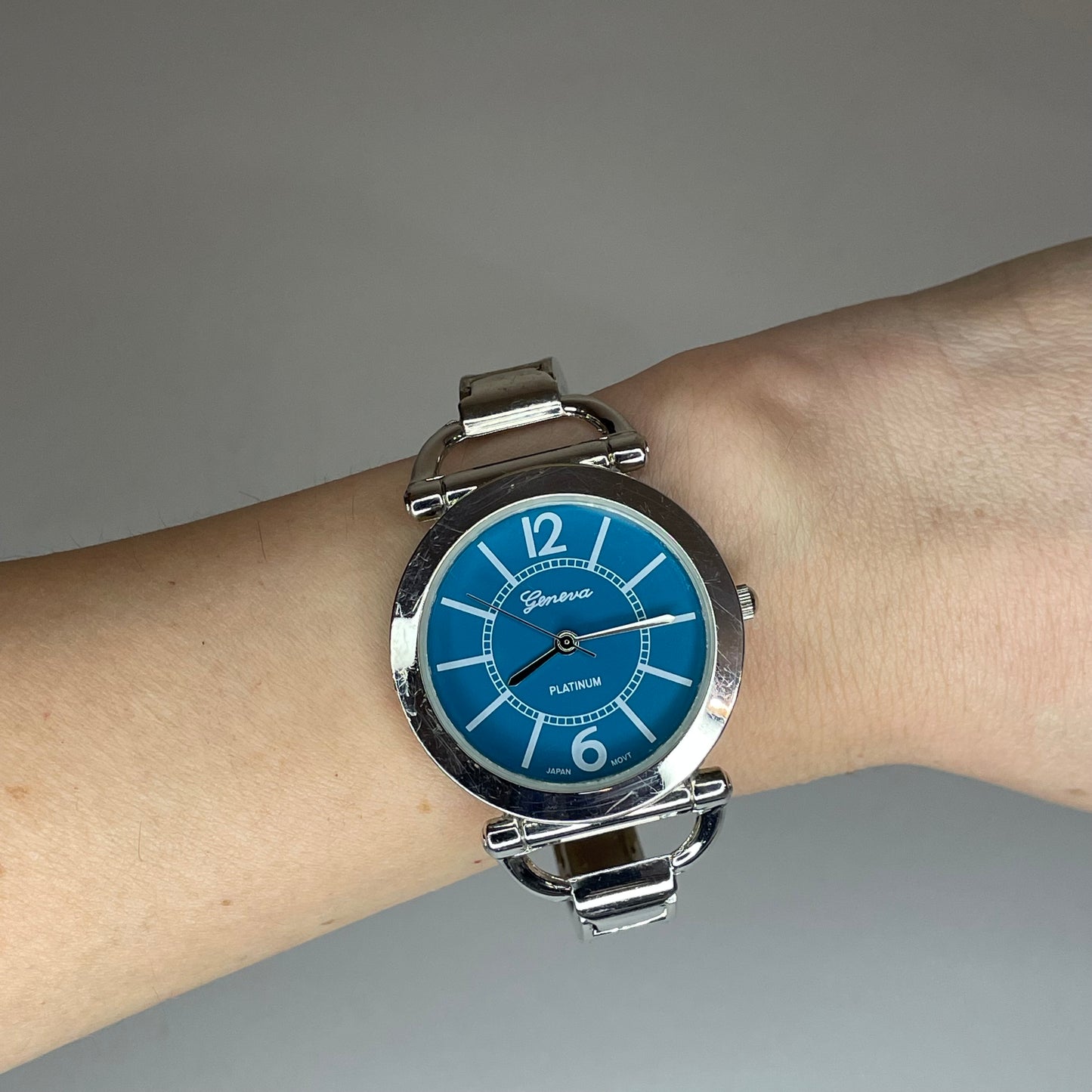 Reloj Geneva Platinum 2732 Blue Cuff Año 2002 Mujer