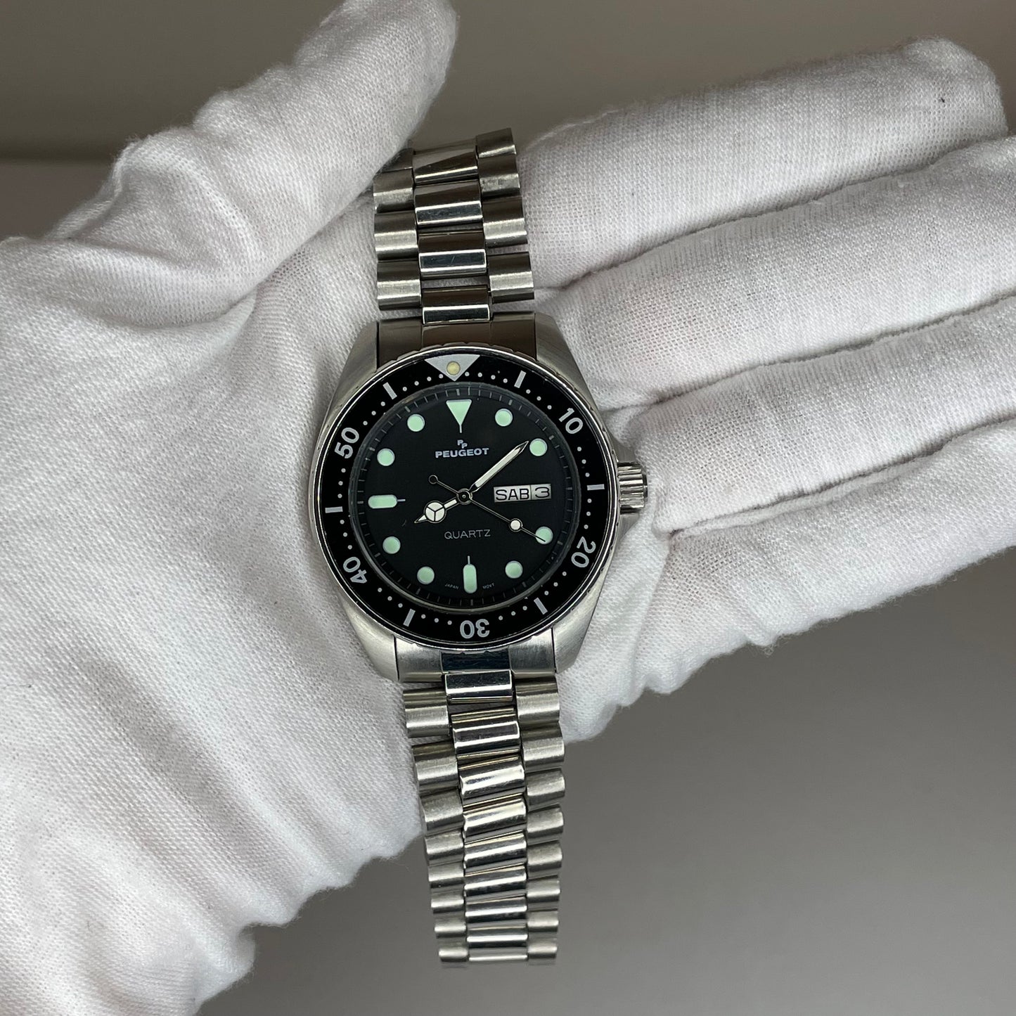 Reloj Peugeot Quartz Day-Date 10 ATM Hombre Diver Style en acero 1992