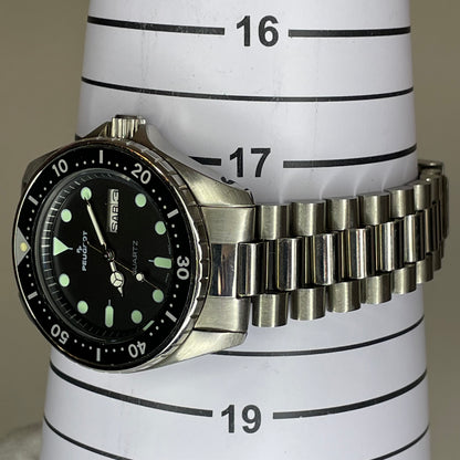 Reloj Peugeot Quartz Day-Date 10 ATM Hombre Diver Style en acero 1992