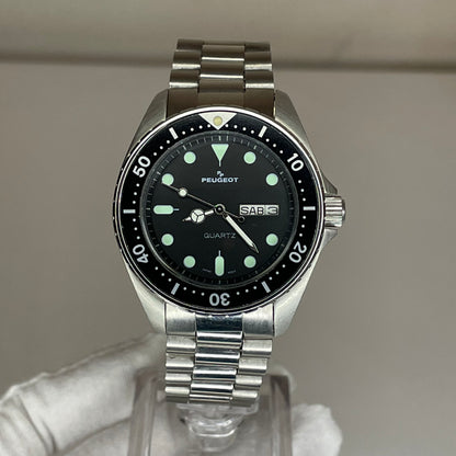 Reloj Peugeot Quartz Day-Date 10 ATM Hombre Diver Style en acero 1992