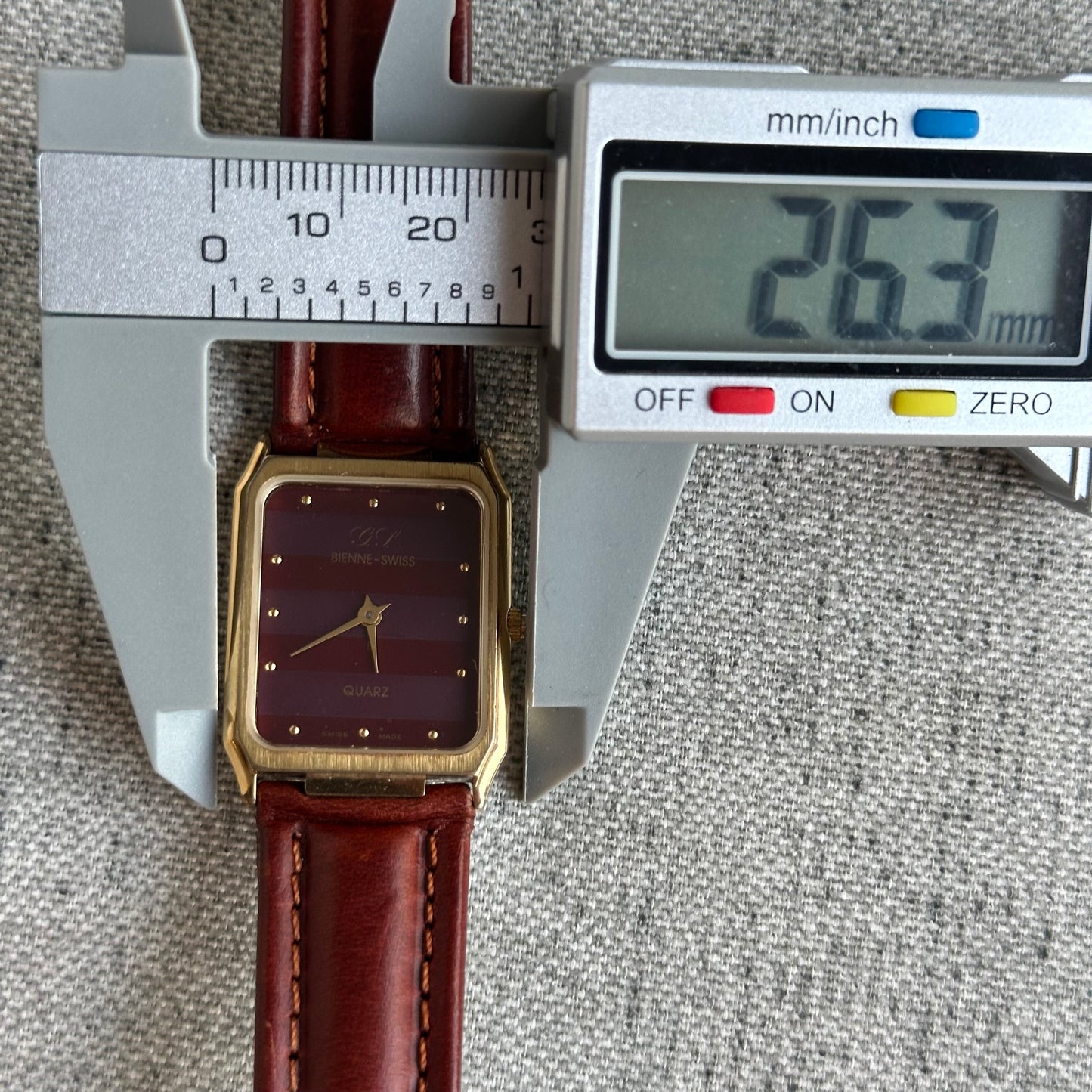 Reloj CG Bienne Swiss Mujer Cuarzo Años 90 Burdeos Pulsera Original
