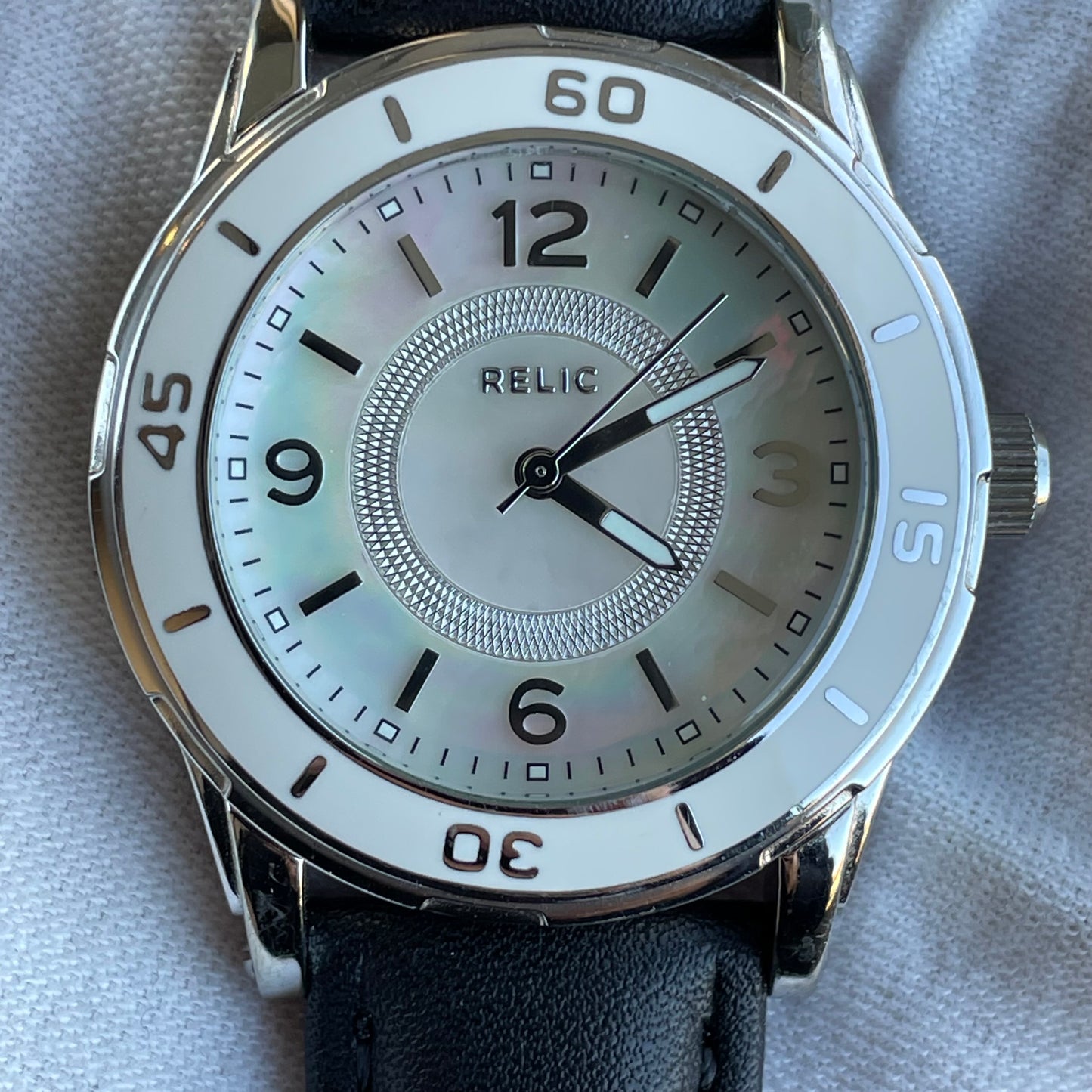 Reloj Relic by FOSSIL Mujer Madreperla Años 2010 Bisel Blanco 