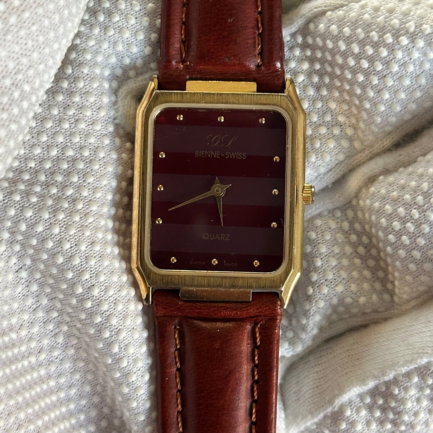 Reloj CG Bienne Swiss Mujer Cuarzo Años 90 Burdeos Pulsera Original