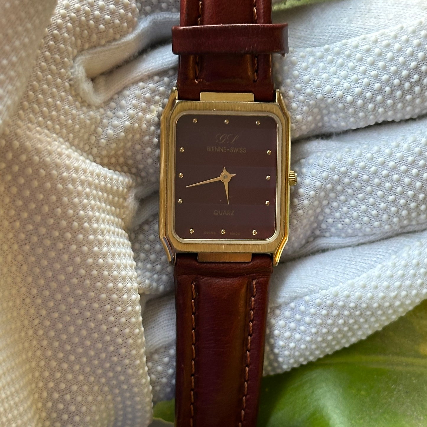 Reloj CG Bienne Swiss Mujer Cuarzo Años 90 Burdeos Pulsera Original