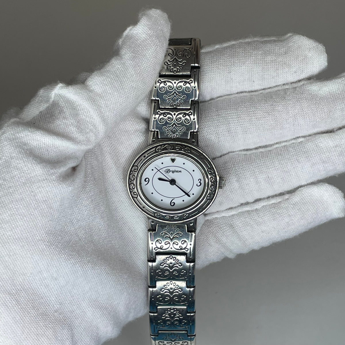 Reloj Joya Brighton Pisa Años 2000 Brazalete Ornamental Grabado Estilo NeoVictoriano ESCASO