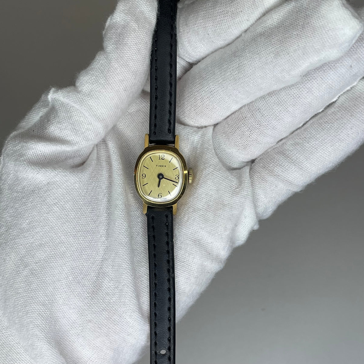 Reloj Timex A Cuerda GREAT BRITAIN Mujer Año 1975 Dial texturizado Funciona perfecto