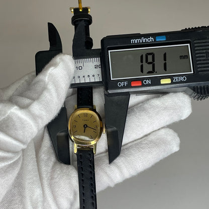 Reloj Timex A Cuerda GREAT BRITAIN Mujer Año 1975 Dial texturizado Funciona perfecto