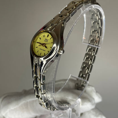 Reloj joya Q&Q G957-400 HWD brazalete integrado Años 2000s Impecable