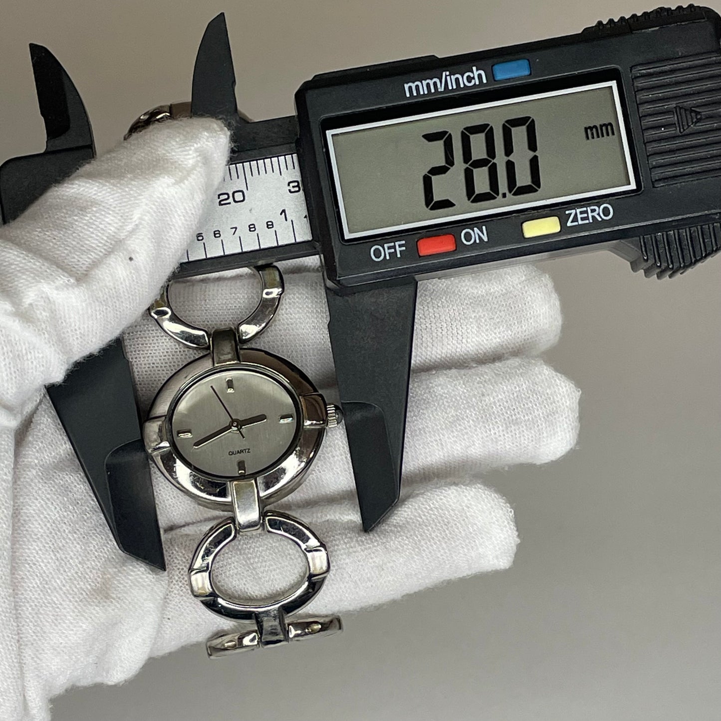 Reloj joya F3210221 Elaborado en año 2008 Modernismo Geométrico