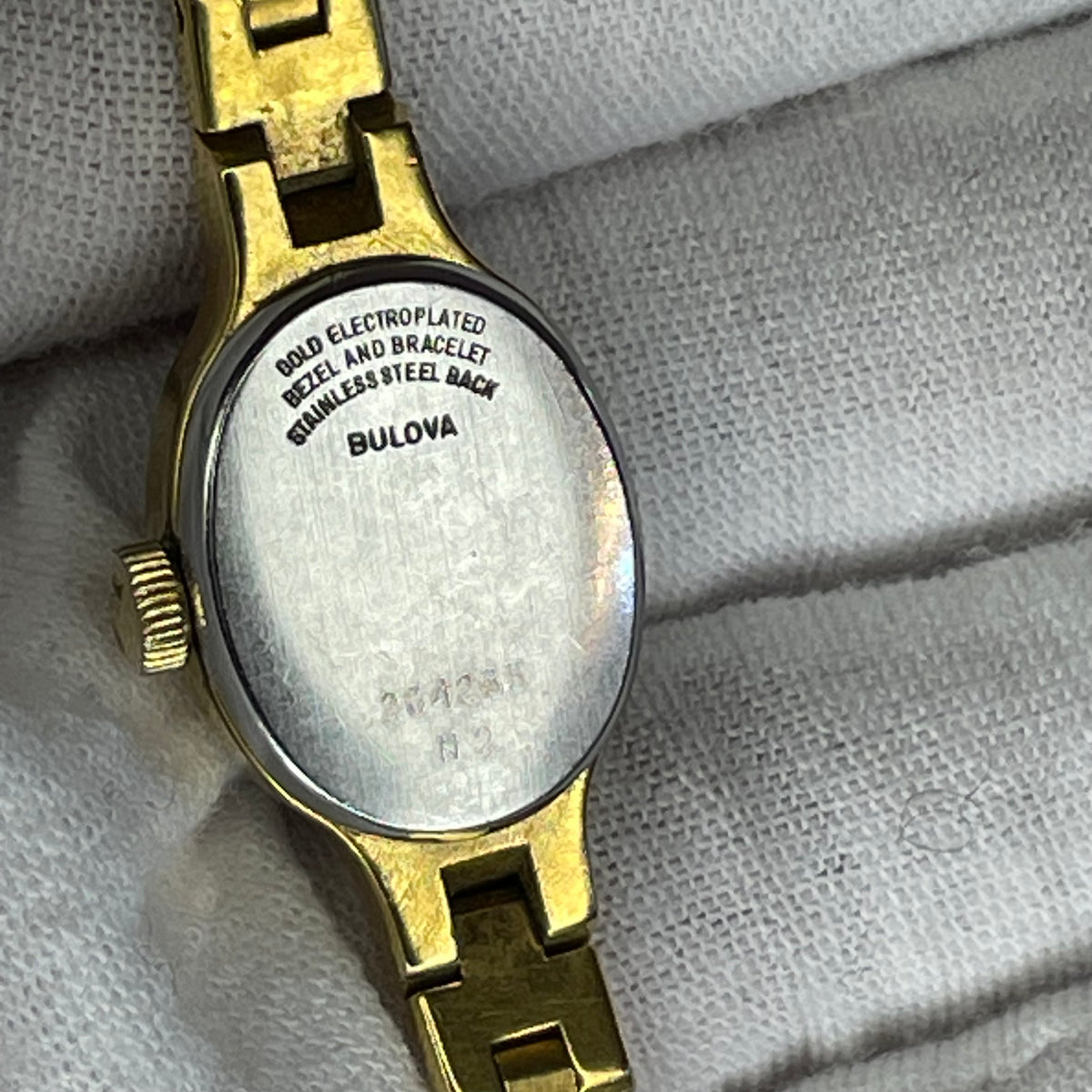 Reloj Joya Bulova Elab. en 1972 Calibre 6BD de 17 Rubíes Chapado en Oro ÚNICO