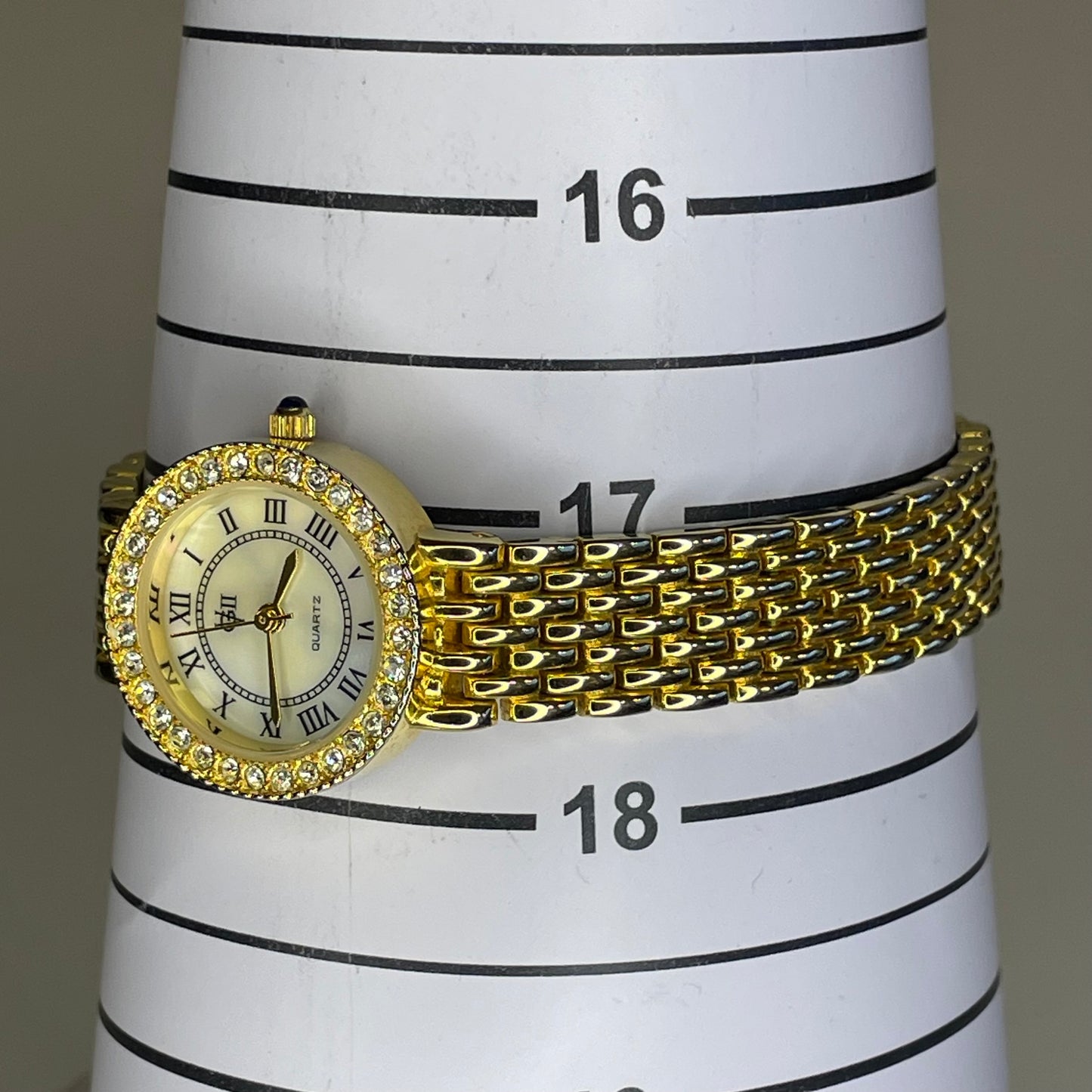 Reloj Joya Gloria Vanderbilt GV II Año 1995 aprox. NOS Dorado Bisel de cristales Neoclásico