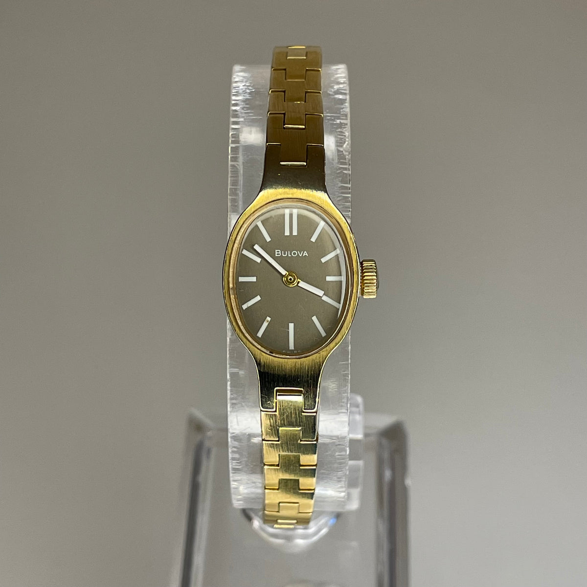 Reloj Joya Bulova Elab. en 1972 Calibre 6BD de 17 Rubíes Chapado en Oro ÚNICO