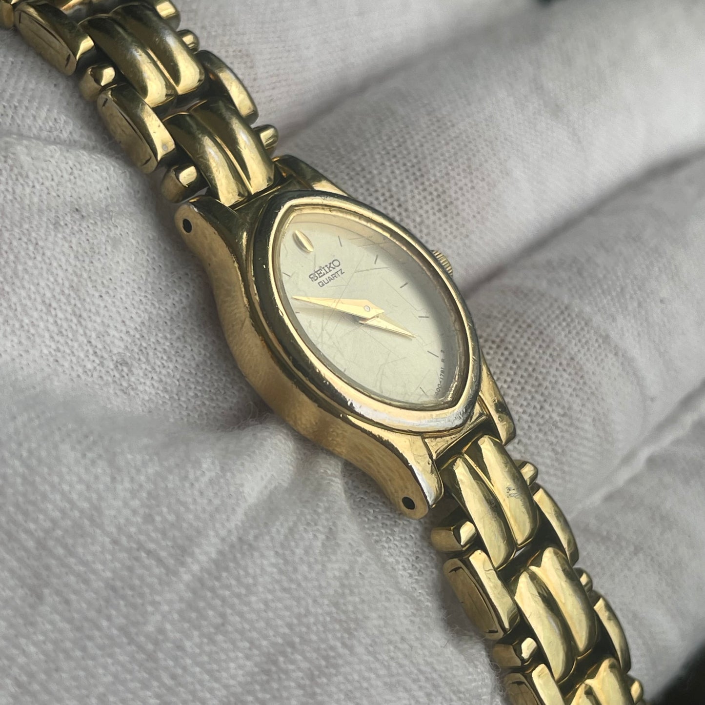 Reloj SEIKO Mujer Quartz Ovalado Dorado mayo de 1993 LEER