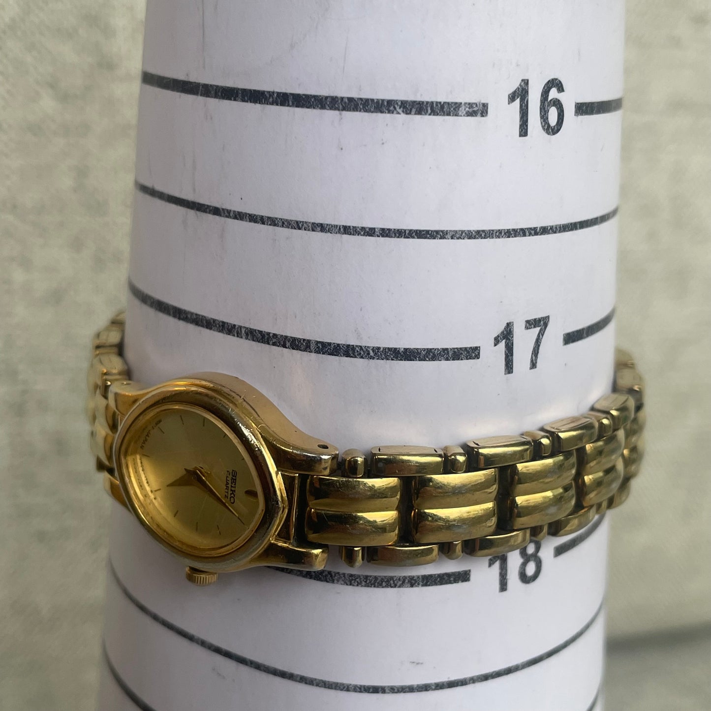Reloj SEIKO Mujer Quartz Ovalado Dorado mayo de 1993 LEER
